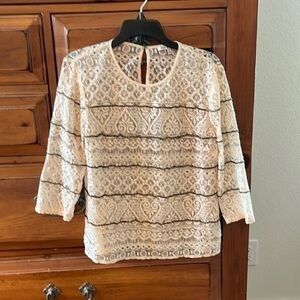Broadway & Broome Women’s lace top size small Preloved